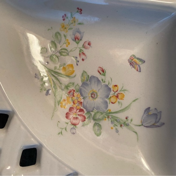 EUC VTG RETICULATED PORCELAIN 4 SECTION SERVING DISH IN PASTEL COLOURS - Picture 4 of 8